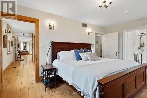 3612 Indian Trail Hamilton ON N3T 5M1