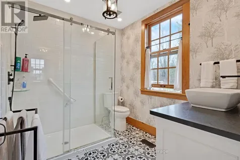3612 Indian Trail Hamilton ON N3T 5M1
