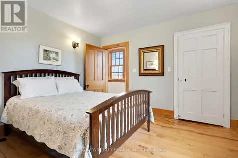 3612 Indian Trail Hamilton ON N3T 5M1