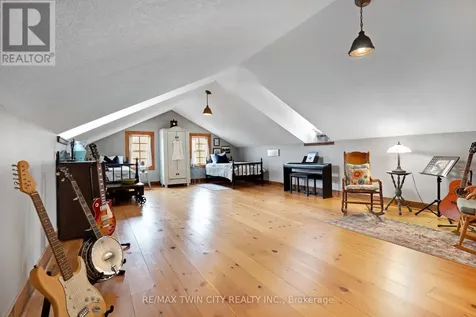 3612 Indian Trail Hamilton ON N3T 5M1