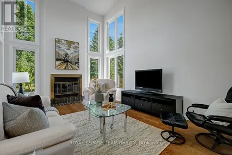 91 Dossetter Way Ottawa ON K1G 4S6