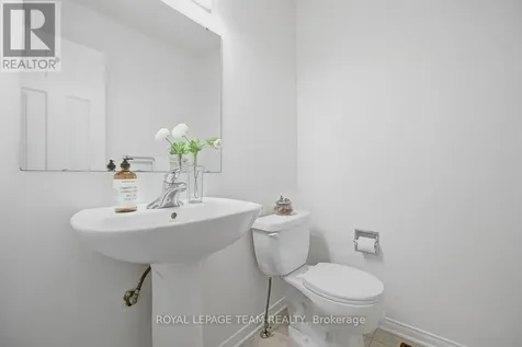 91 Dossetter Way Ottawa ON K1G 4S6
