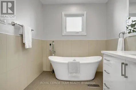 91 Dossetter Way Ottawa ON K1G 4S6