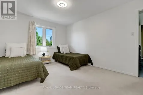 91 Dossetter Way Ottawa ON K1G 4S6