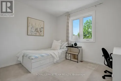 91 Dossetter Way Ottawa ON K1G 4S6