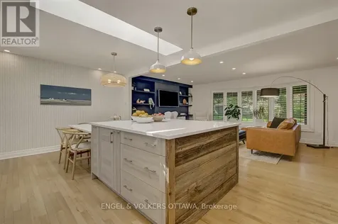 54 Qualicum Street Ottawa ON K2H 7H4