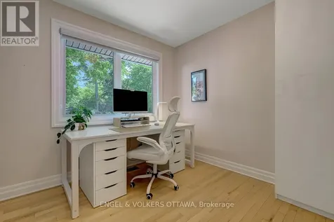 54 Qualicum Street Ottawa ON K2H 7H4
