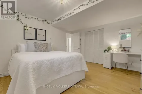 54 Qualicum Street Ottawa ON K2H 7H4