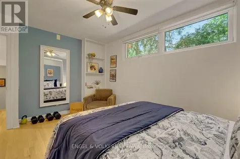 54 Qualicum Street Ottawa ON K2H 7H4