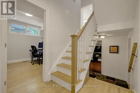 54 Qualicum Street Ottawa ON K2H 7H4
