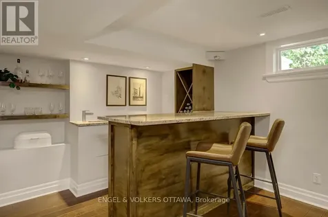 54 Qualicum Street Ottawa ON K2H 7H4
