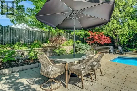 54 Qualicum Street Ottawa ON K2H 7H4