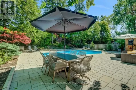 54 Qualicum Street Ottawa ON K2H 7H4