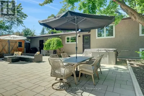 54 Qualicum Street Ottawa ON K2H 7H4