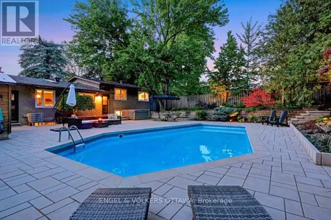 54 Qualicum Street Ottawa ON K2H 7H4