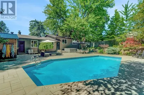 54 Qualicum Street Ottawa ON K2H 7H4
