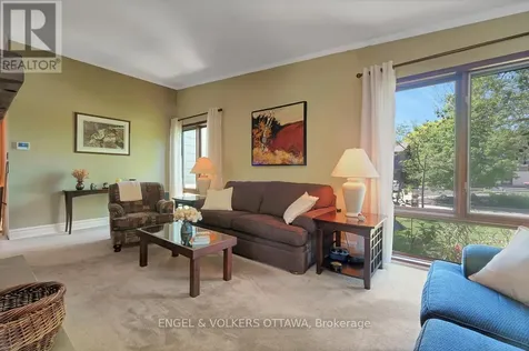 1131 Cameo Drive Ottawa ON K2C 1Y6
