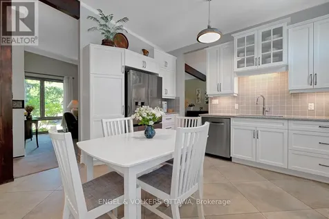 1131 Cameo Drive Ottawa ON K2C 1Y6
