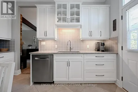 1131 Cameo Drive Ottawa ON K2C 1Y6