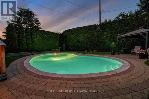 1131 Cameo Drive Ottawa ON K2C 1Y6