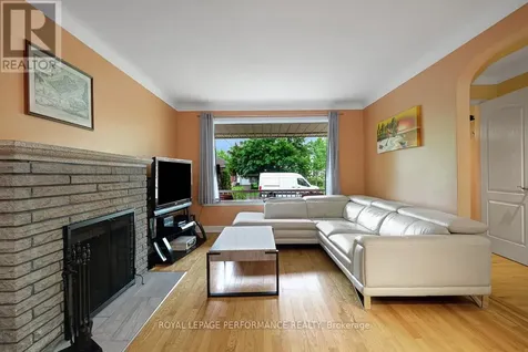 102 Donald Street Ottawa ON K1K 1N2