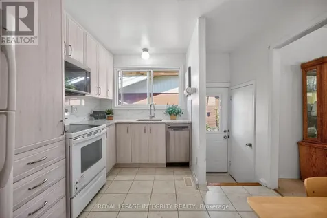 619 Blanchard Crescent Ottawa ON K1V 7B7