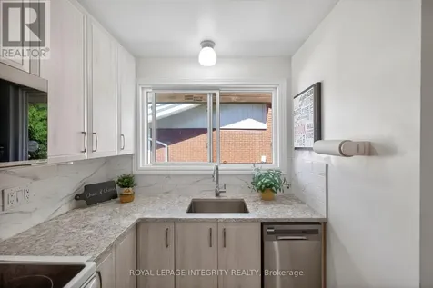 619 Blanchard Crescent Ottawa ON K1V 7B7