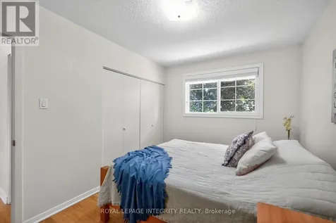 619 Blanchard Crescent Ottawa ON K1V 7B7