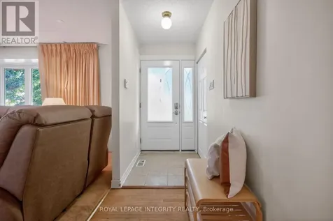 619 Blanchard Crescent Ottawa ON K1V 7B7