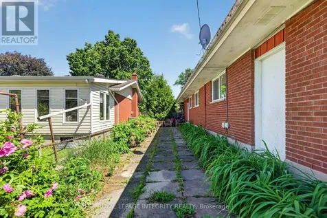619 Blanchard Crescent Ottawa ON K1V 7B7
