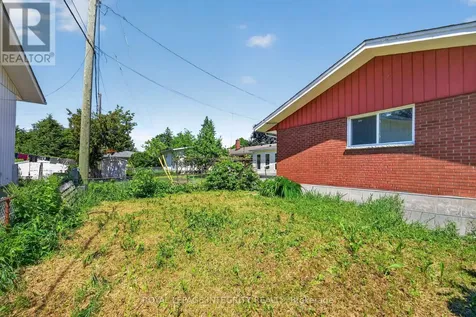 619 Blanchard Crescent Ottawa ON K1V 7B7