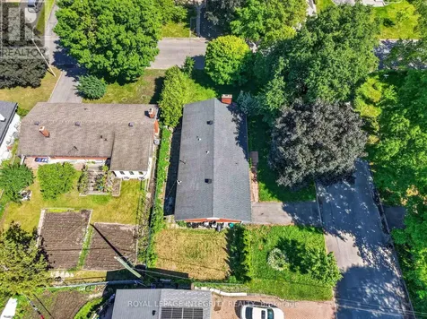 619 Blanchard Crescent Ottawa ON K1V 7B7