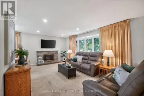 619 Blanchard Crescent Ottawa ON K1V 7B7