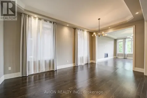 102 Joseph Hartman Crescent Aurora ON L4G 7C4