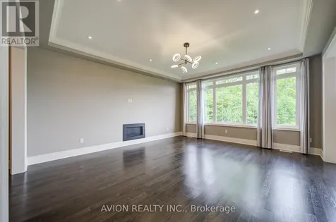 102 Joseph Hartman Crescent Aurora ON L4G 7C4