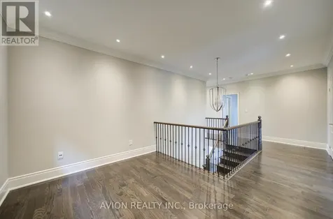 102 Joseph Hartman Crescent Aurora ON L4G 7C4