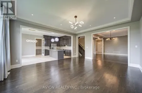 102 Joseph Hartman Crescent Aurora ON L4G 7C4