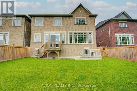 102 Joseph Hartman Crescent Aurora ON L4G 7C4
