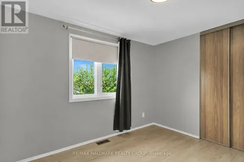 13 Coolspring Crescent Ottawa ON K2E 7M7