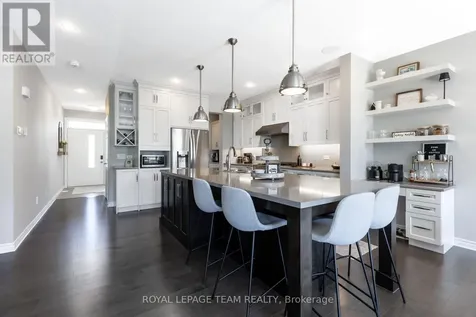 512 Breccia Heights Ottawa ON K2T 0L6
