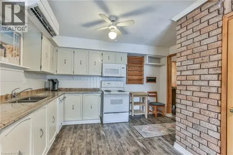7 Willow Avenue Long Point ON N0E 1M0