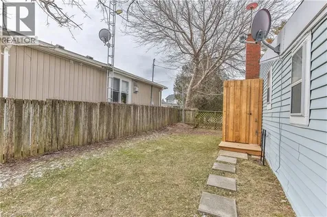 7 Willow Avenue Long Point ON N0E 1M0