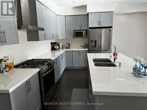 17 Stonehill Avenue Kitchener ON N2R 0N9