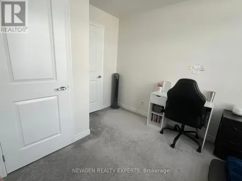 17 Stonehill Avenue Kitchener ON N2R 0N9
