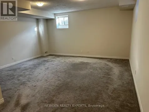 17 Stonehill Avenue Kitchener ON N2R 0N9