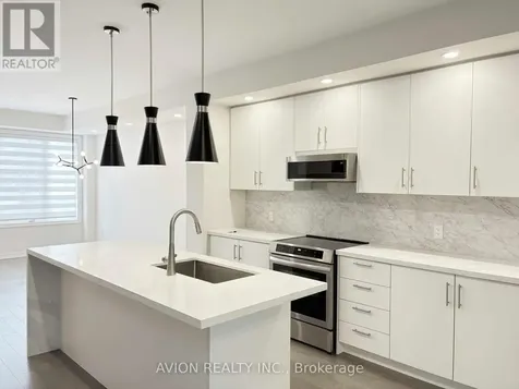74 Puisaya Drive Richmond Hill ON L4E 1A2