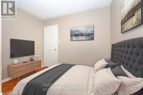 910 Oaktree Crescent Newmarket (summerhill Estates) ON L3X 2Z1