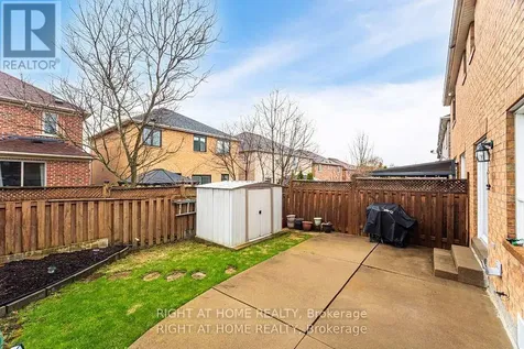 910 Oaktree Crescent Newmarket (summerhill Estates) ON L3X 2Z1