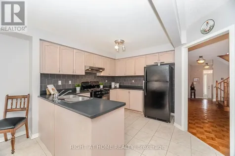 910 Oaktree Crescent Newmarket (summerhill Estates) ON L3X 2Z1