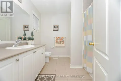 910 Oaktree Crescent Newmarket (summerhill Estates) ON L3X 2Z1